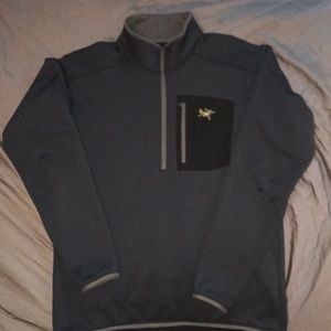 Black Arc’teryx pullover
